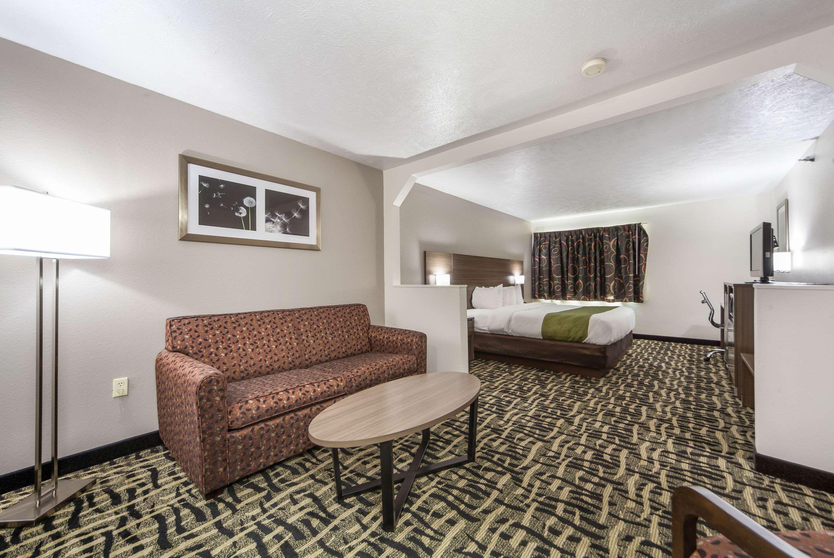 Quality Inn & Suites West Omaha - Ne Linclon Exterior photo