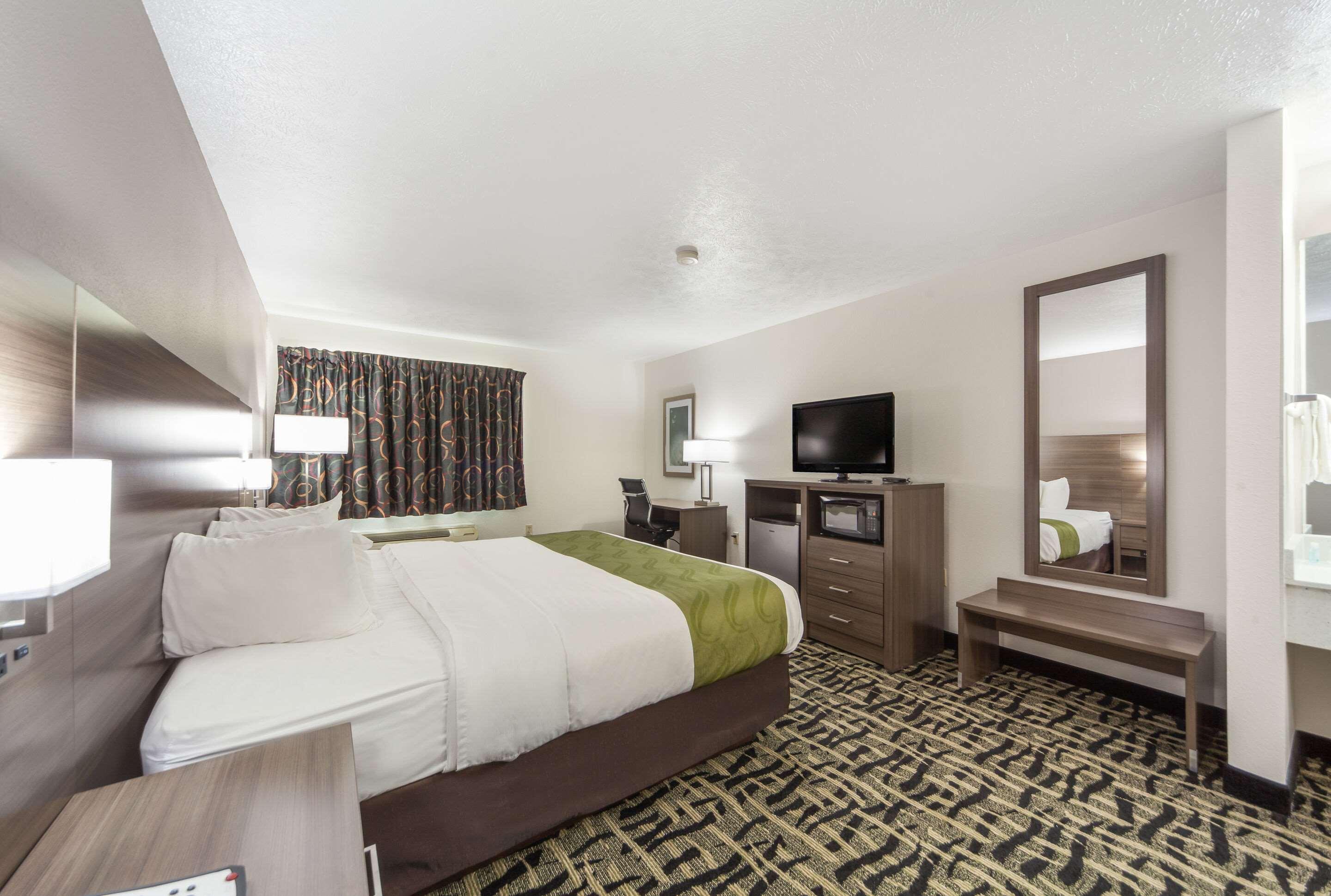 Quality Inn & Suites West Omaha - Ne Linclon Exterior photo