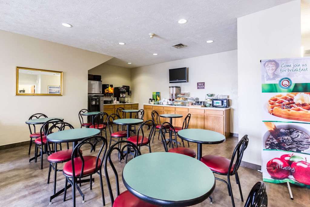 Quality Inn & Suites West Omaha - Ne Linclon Restaurant photo