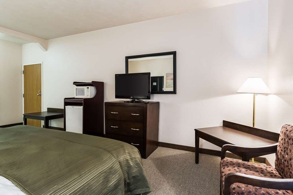 Quality Inn & Suites West Omaha - Ne Linclon Room photo